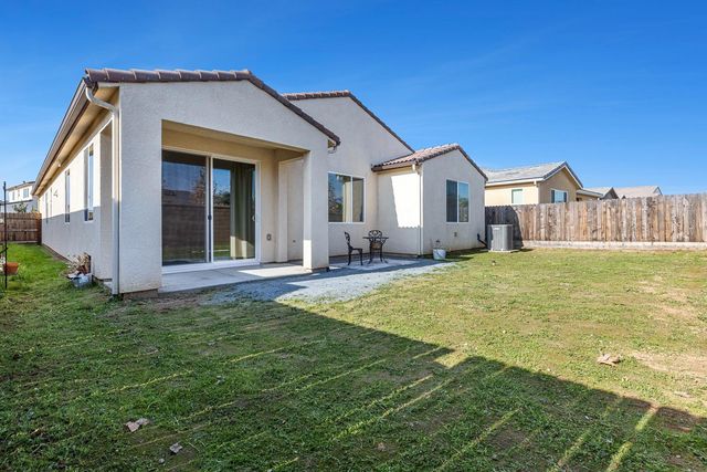 565 Traverse Drive S, Madera, CA 93636