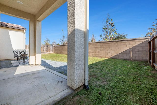 565 Traverse Drive S, Madera, CA 93636