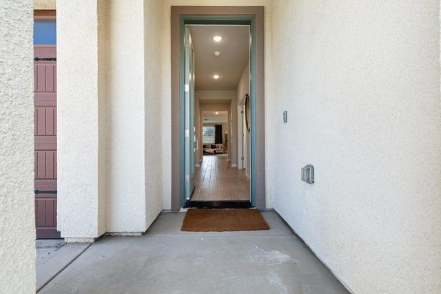 565 Traverse Drive S, Madera, CA 93636