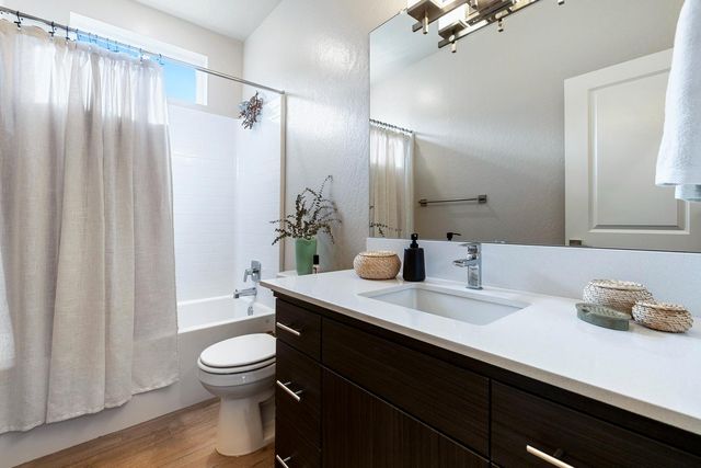 565 Traverse Drive S, Madera, CA 93636