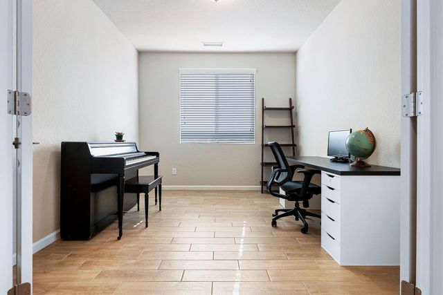 565 Traverse Drive S, Madera, CA 93636