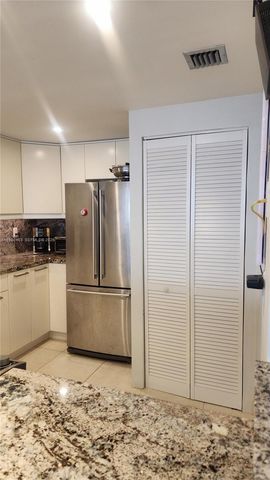 1901 Brickell Ave B1407, Miami, FL 33129