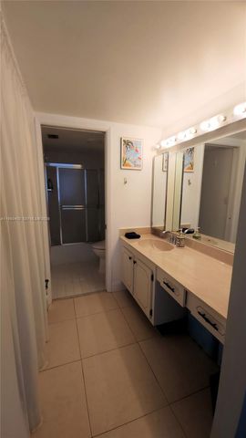 1901 Brickell Ave B1407, Miami, FL 33129