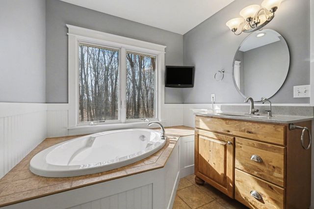 7494 Shelburne Court Ne, Ada Twp, MI 49301