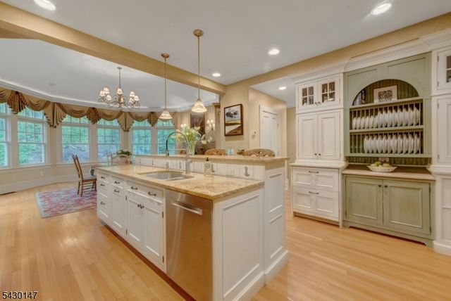 30 Tower Hill Rd, Mountain Lakes Boro, NJ 07046