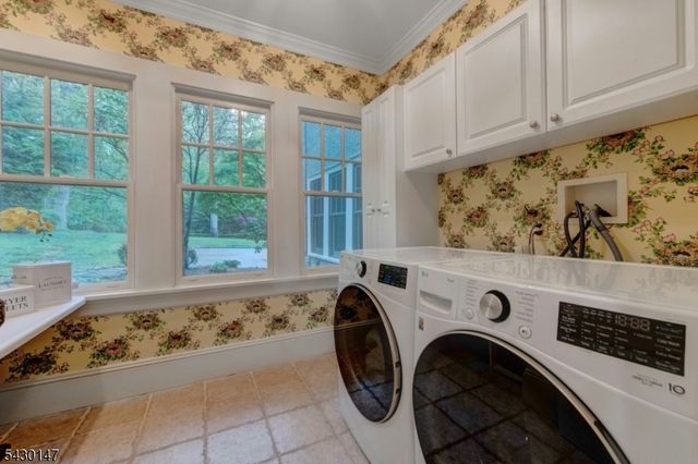 30 Tower Hill Rd, Mountain Lakes Boro, NJ 07046