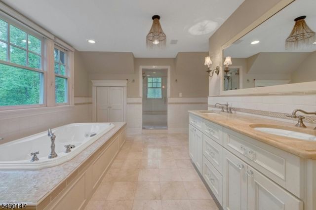 30 Tower Hill Rd, Mountain Lakes Boro, NJ 07046