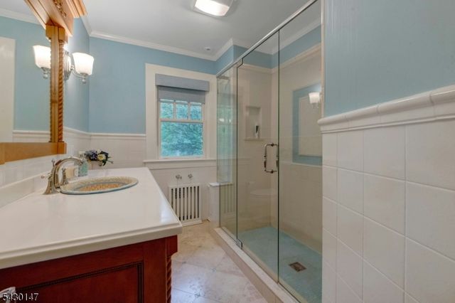 30 Tower Hill Rd, Mountain Lakes Boro, NJ 07046