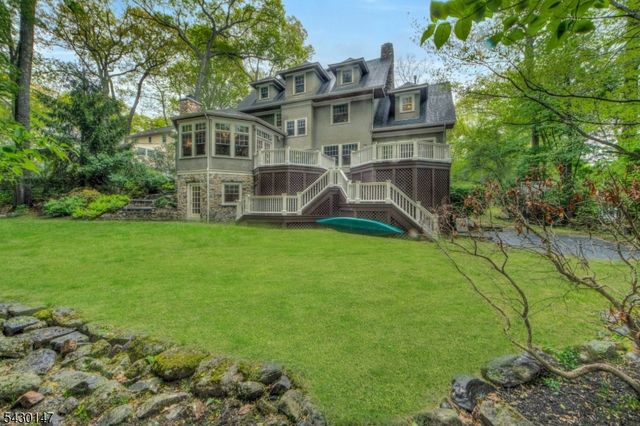 30 Tower Hill Rd, Mountain Lakes Boro, NJ 07046