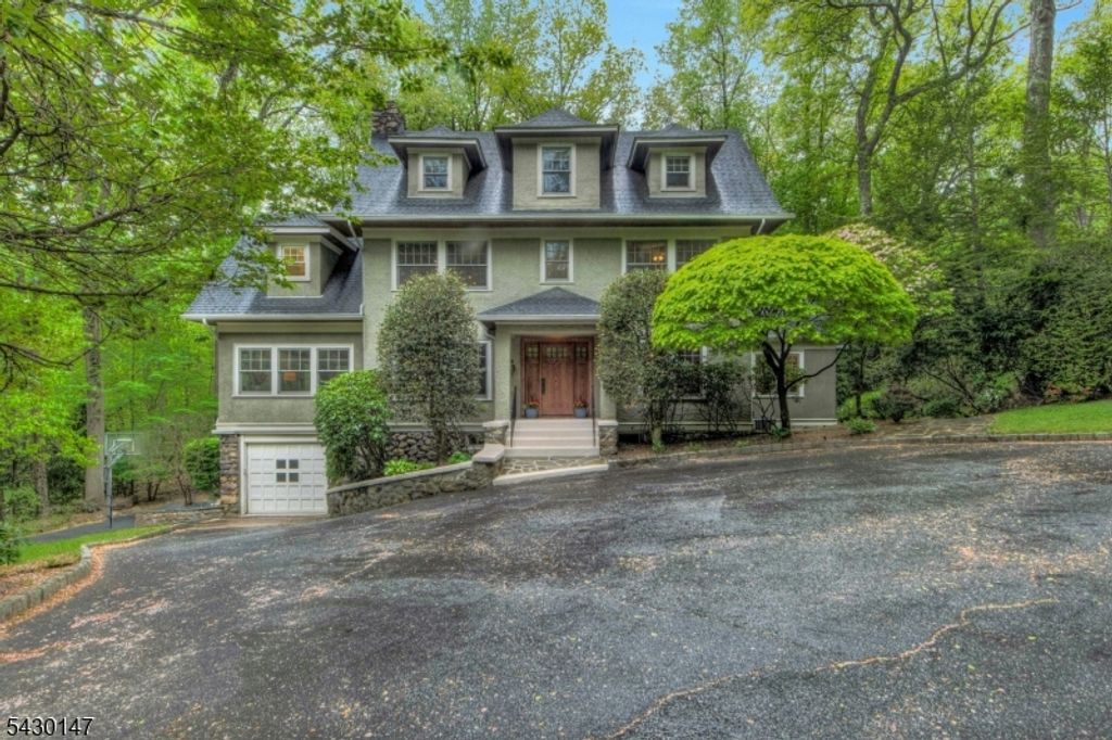30 Tower Hill Rd, Mountain Lakes Boro, NJ 07046