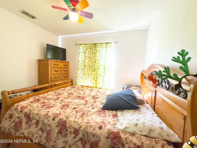 8139 FIELDSIDE Drive W, Jacksonville, FL 32244
