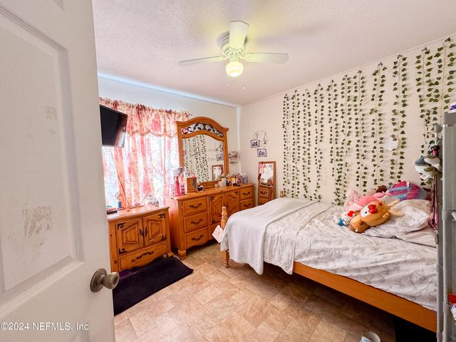 8139 FIELDSIDE Drive W, Jacksonville, FL 32244