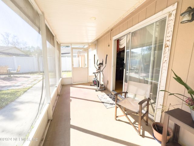 8139 FIELDSIDE Drive W, Jacksonville, FL 32244