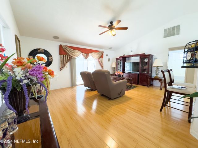 8139 FIELDSIDE Drive W, Jacksonville, FL 32244