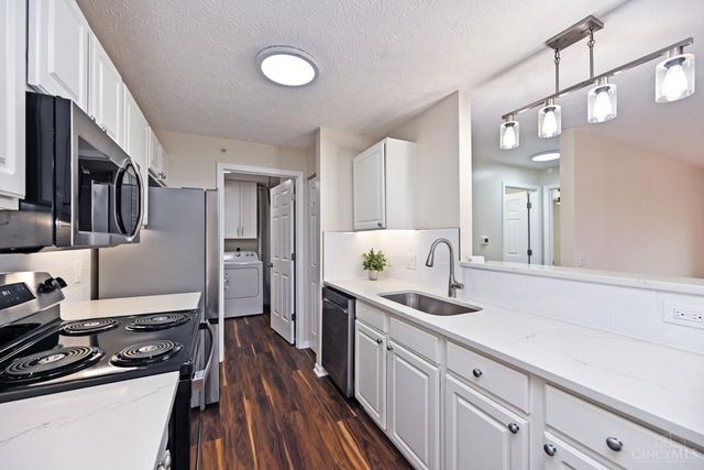 8390 Spring Valley Court, West Chester, OH 45069