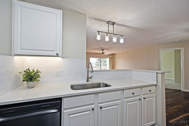 8390 Spring Valley Court, West Chester, OH 45069