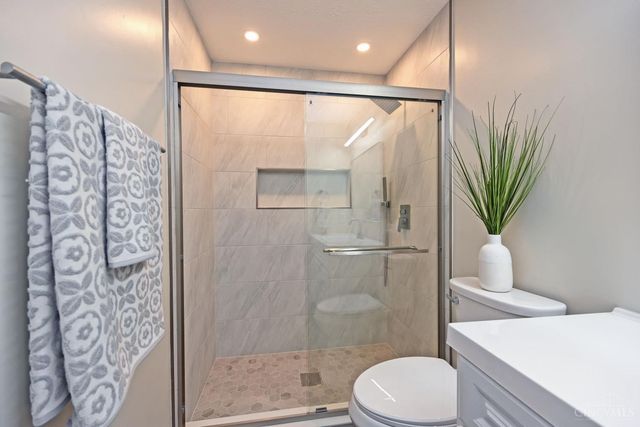 8390 Spring Valley Court, West Chester, OH 45069