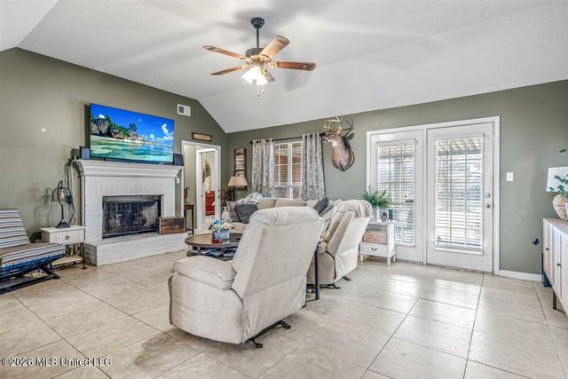 9209 Hickory Drive, Olive Branch, MS 38654