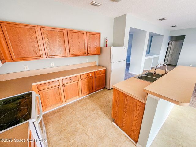 1421 Halstead Avenue NW, Palm Bay, FL 32907