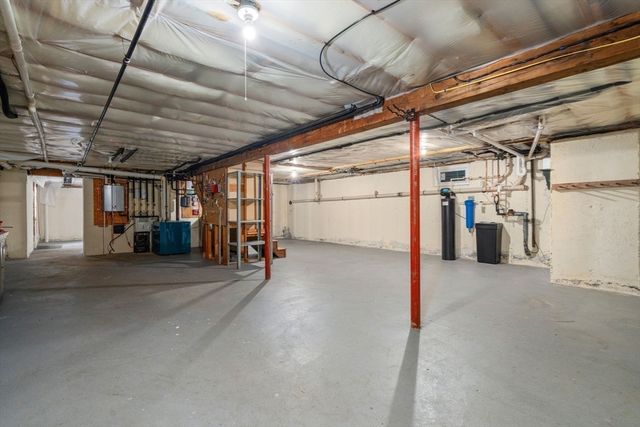 30 Surrey Lane, Topsfield, MA 01983