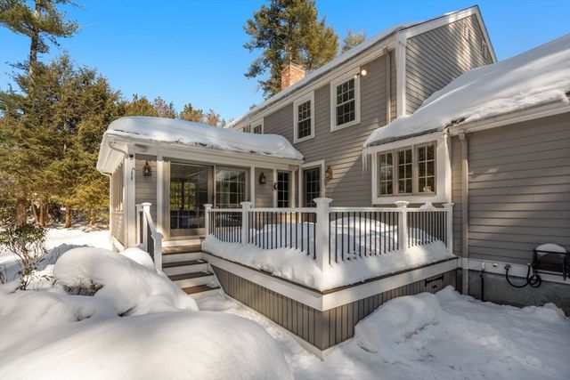 30 Surrey Lane, Topsfield, MA 01983