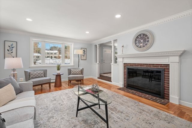 30 Surrey Lane, Topsfield, MA 01983