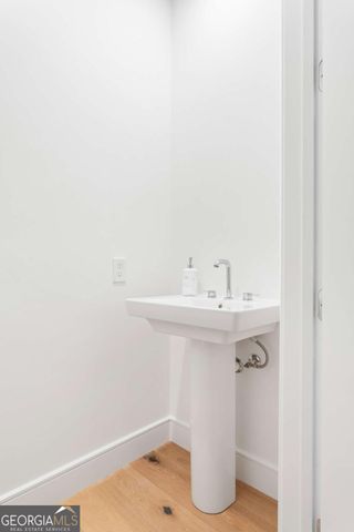 2425 Peachtree Road NE 612, Atlanta, GA 30305