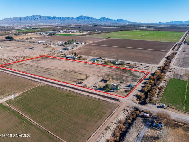 615 W Ojito de Madrid Drive, Anthony, NM 88021