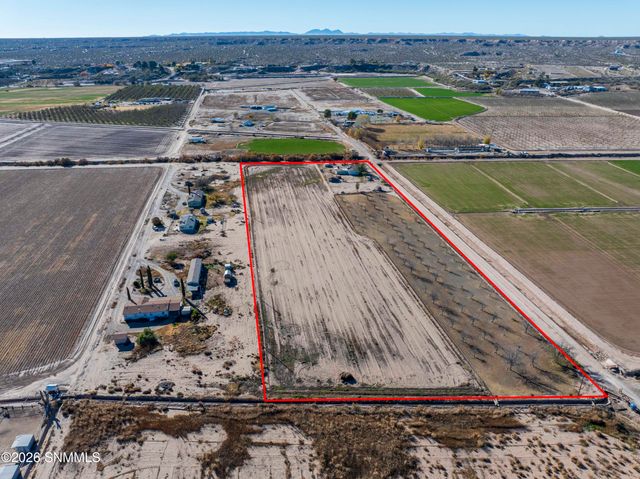 615 W Ojito de Madrid Drive, Anthony, NM 88021