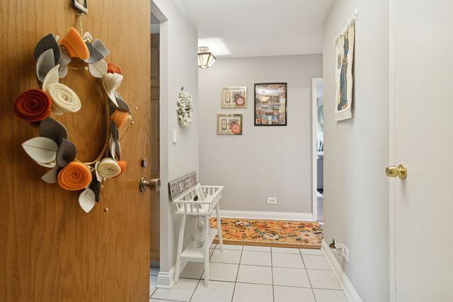 1415 E Central Road 422C, Arlington Heights, IL 60005