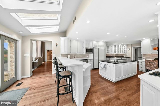 2708 BRIDLE PATH PL, Bethlehem, PA 18017