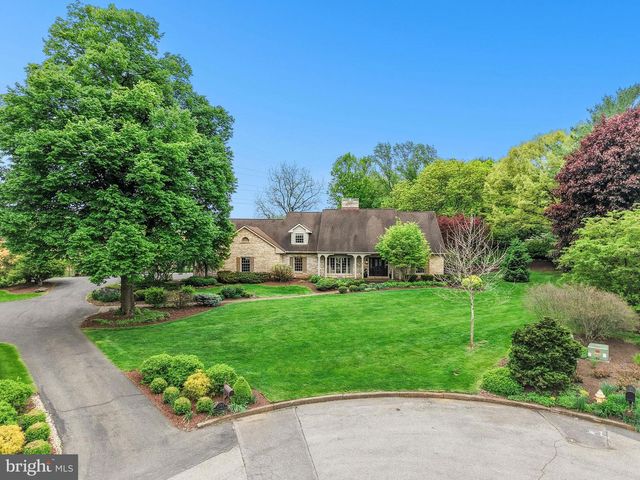 2708 BRIDLE PATH PL, Bethlehem, PA 18017