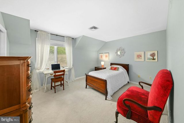 2708 BRIDLE PATH PL, Bethlehem, PA 18017