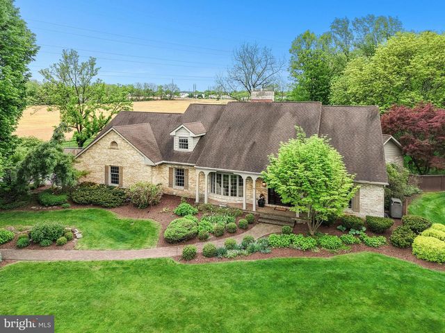 2708 BRIDLE PATH PL, Bethlehem, PA 18017