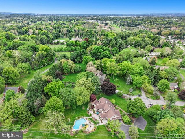2708 BRIDLE PATH PL, Bethlehem, PA 18017