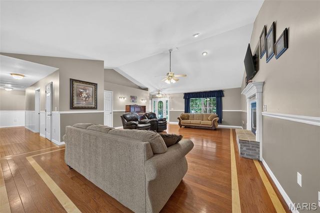 1564 Highway J, Wright City, MO 63390
