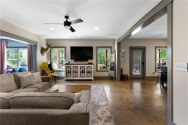 25 Linda Road SW, Euharlee, GA 30120
