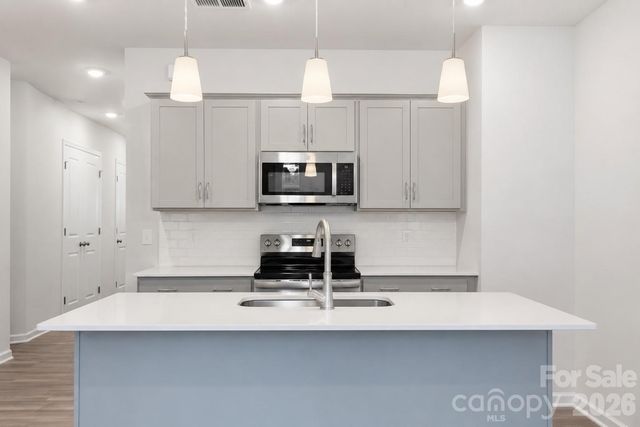 4614 Lakeview Road, Charlotte, NC 28216