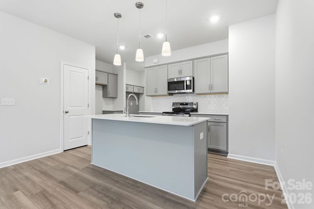 4614 Lakeview Road, Charlotte, NC 28216