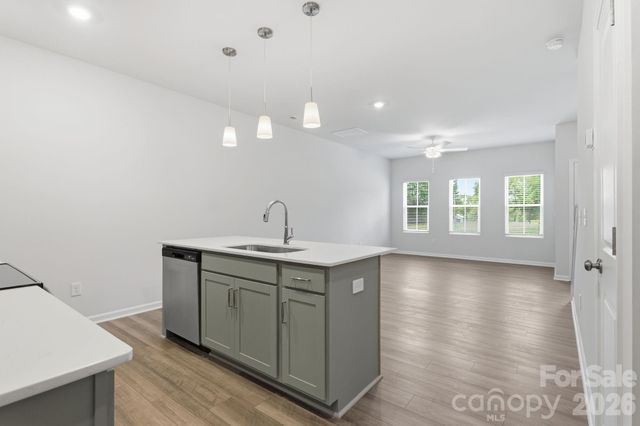 4614 Lakeview Road, Charlotte, NC 28216