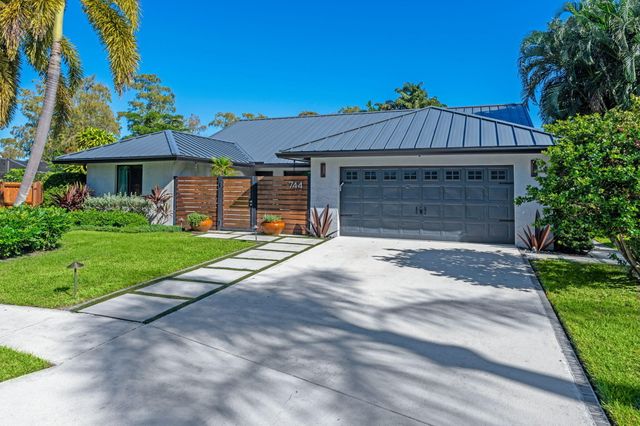 744 Windflower Court, Wellington, FL 33414