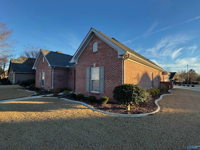 809 Milton Place SW, Decatur, AL 35603