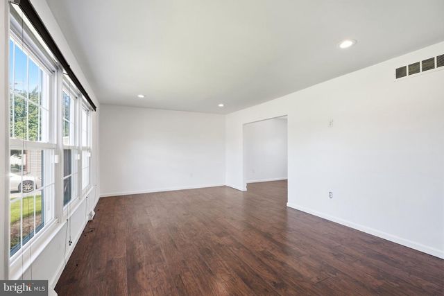 3 HAMPTON RD, Clementon, NJ 08021