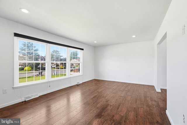 3 HAMPTON RD, Clementon, NJ 08021