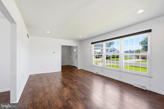 3 HAMPTON RD, Clementon, NJ 08021