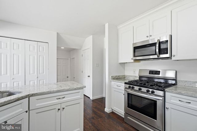 3 HAMPTON RD, Clementon, NJ 08021