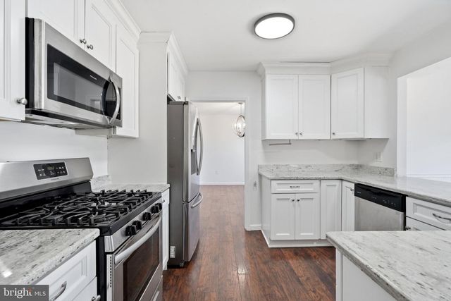 3 HAMPTON RD, Clementon, NJ 08021