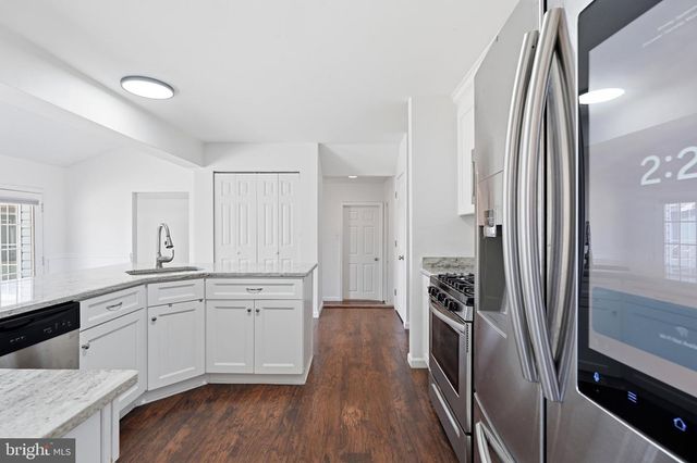 3 HAMPTON RD, Clementon, NJ 08021
