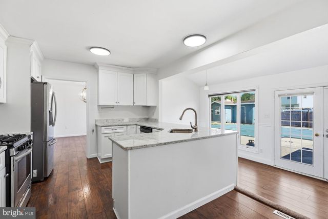 3 HAMPTON RD, Clementon, NJ 08021