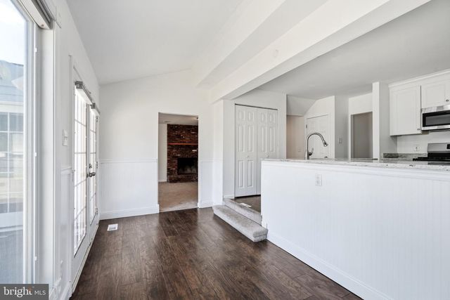 3 HAMPTON RD, Clementon, NJ 08021